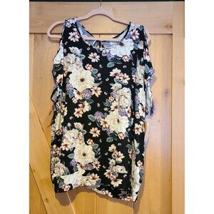 New! Torrid Size 1X Super Soft Knits Black Floral Cold Shoulder Top Rayon Blend